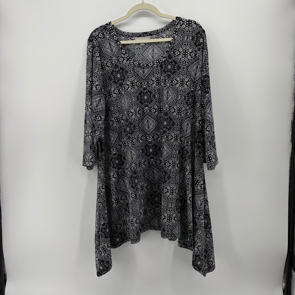 Woman Within Womens 1X Black White Geometric Sharkbite Hem 3/4 Sleeve Tunic Top